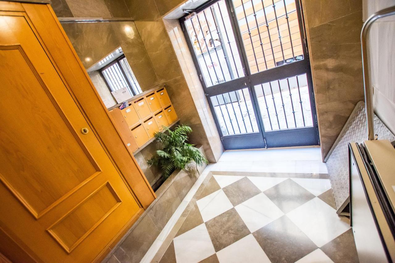 Qh Puerta Real Apartamento Granada Exterior foto